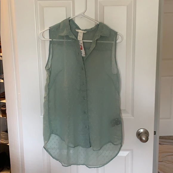 H&M set of two sheer tanks - Picture 2 of 5